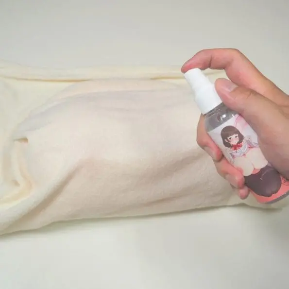 HOLE PERFUME GIRL BOOBS 胸部專用香水